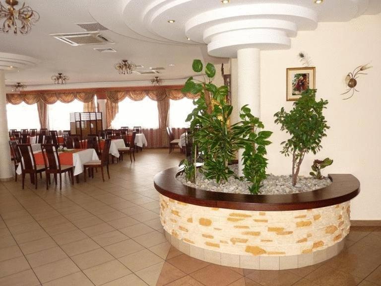 Hotel Zajazd Sokol Nienadówka Esterno foto