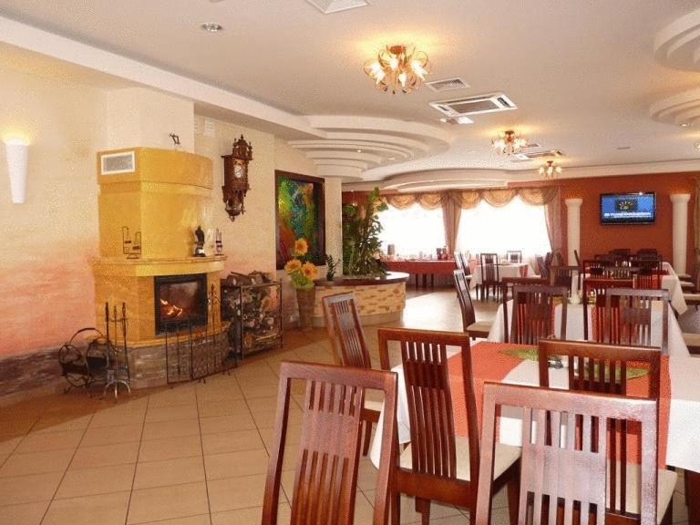 Hotel Zajazd Sokol Nienadówka Esterno foto