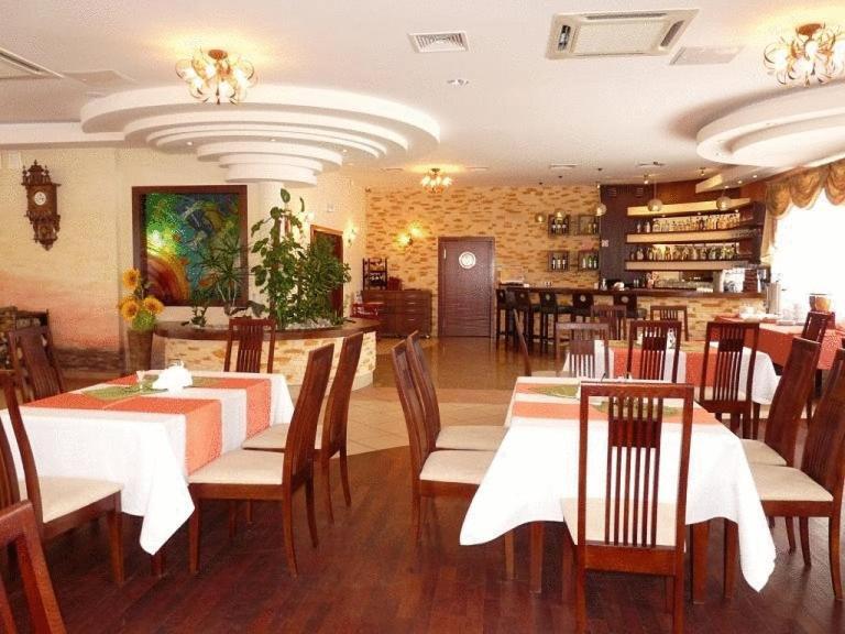 Hotel Zajazd Sokol Nienadówka Esterno foto