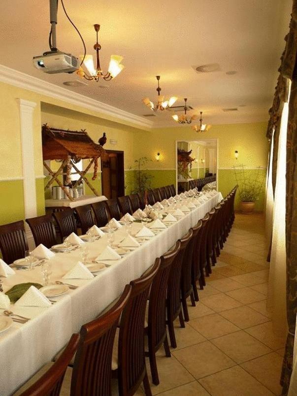 Hotel Zajazd Sokol Nienadówka Esterno foto