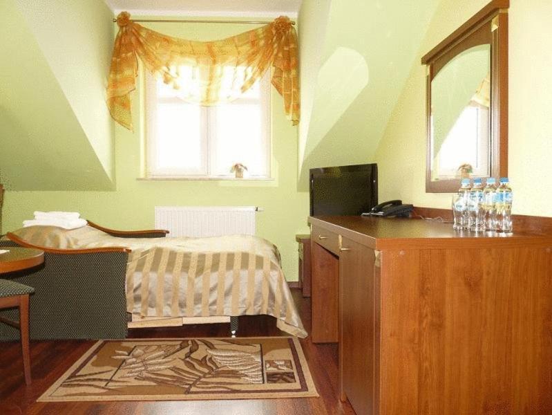 Hotel Zajazd Sokol Nienadówka Esterno foto