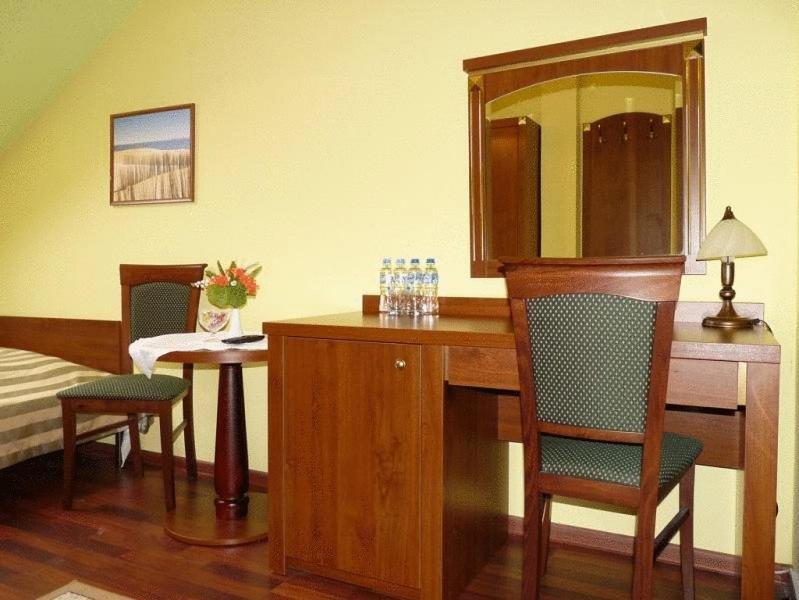 Hotel Zajazd Sokol Nienadówka Esterno foto