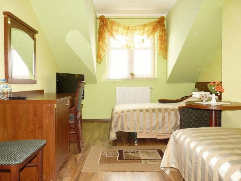 Hotel Zajazd Sokol Nienadówka Esterno foto