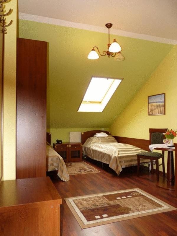Hotel Zajazd Sokol Nienadówka Esterno foto