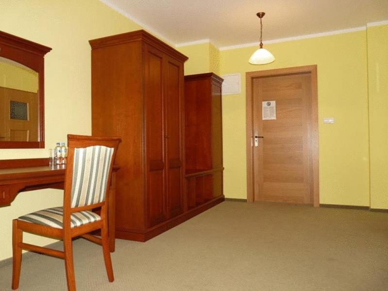 Hotel Zajazd Sokol Nienadówka Esterno foto