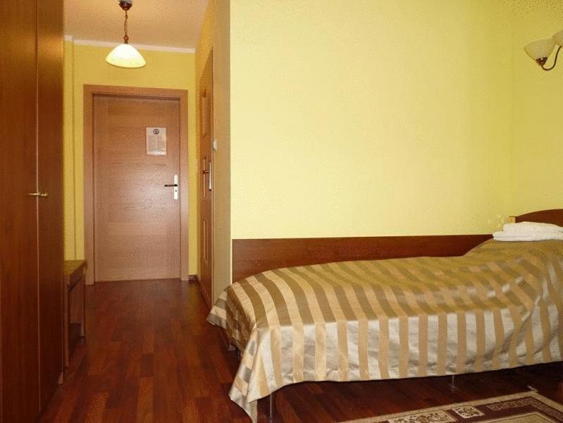 Hotel Zajazd Sokol Nienadówka Esterno foto