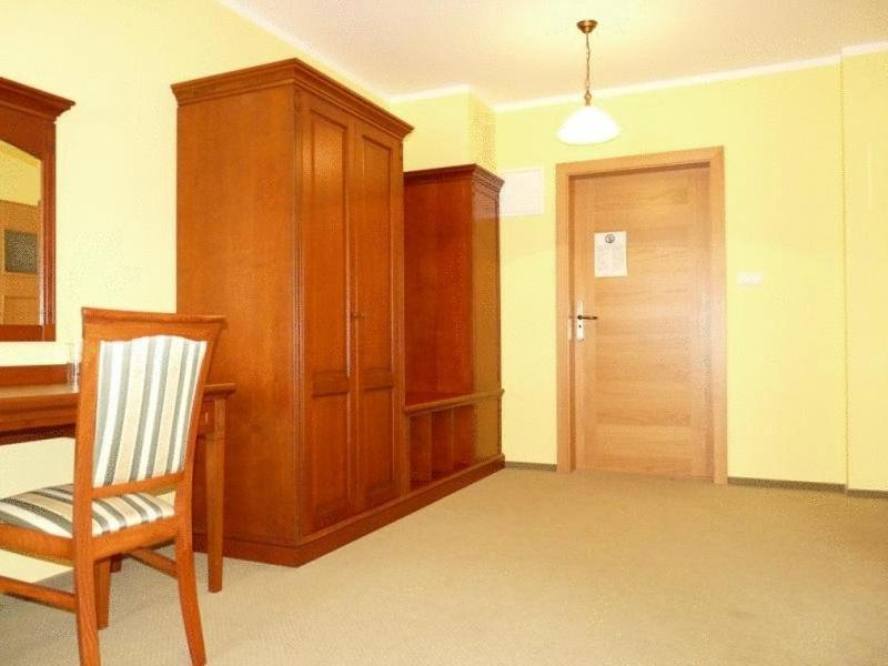 Hotel Zajazd Sokol Nienadówka Esterno foto