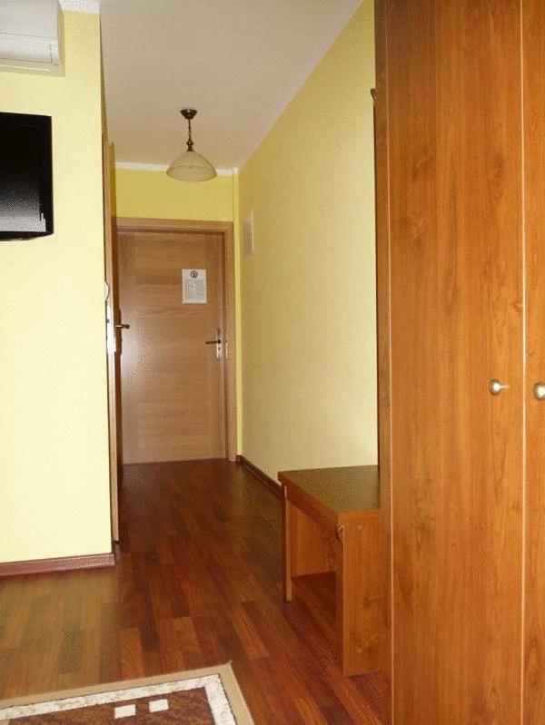 Hotel Zajazd Sokol Nienadówka Esterno foto